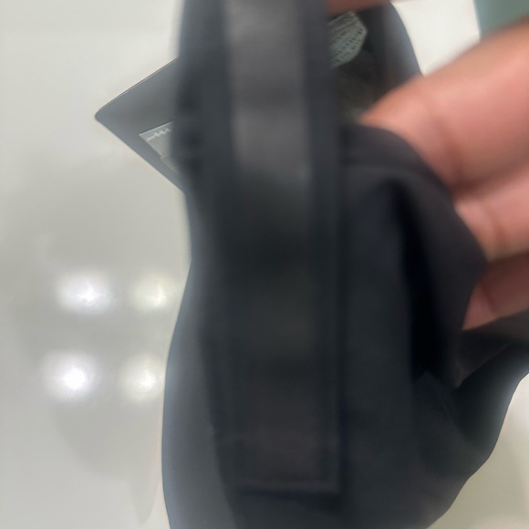 Lululemon Athletica Black Cap - Picture 6 of 6